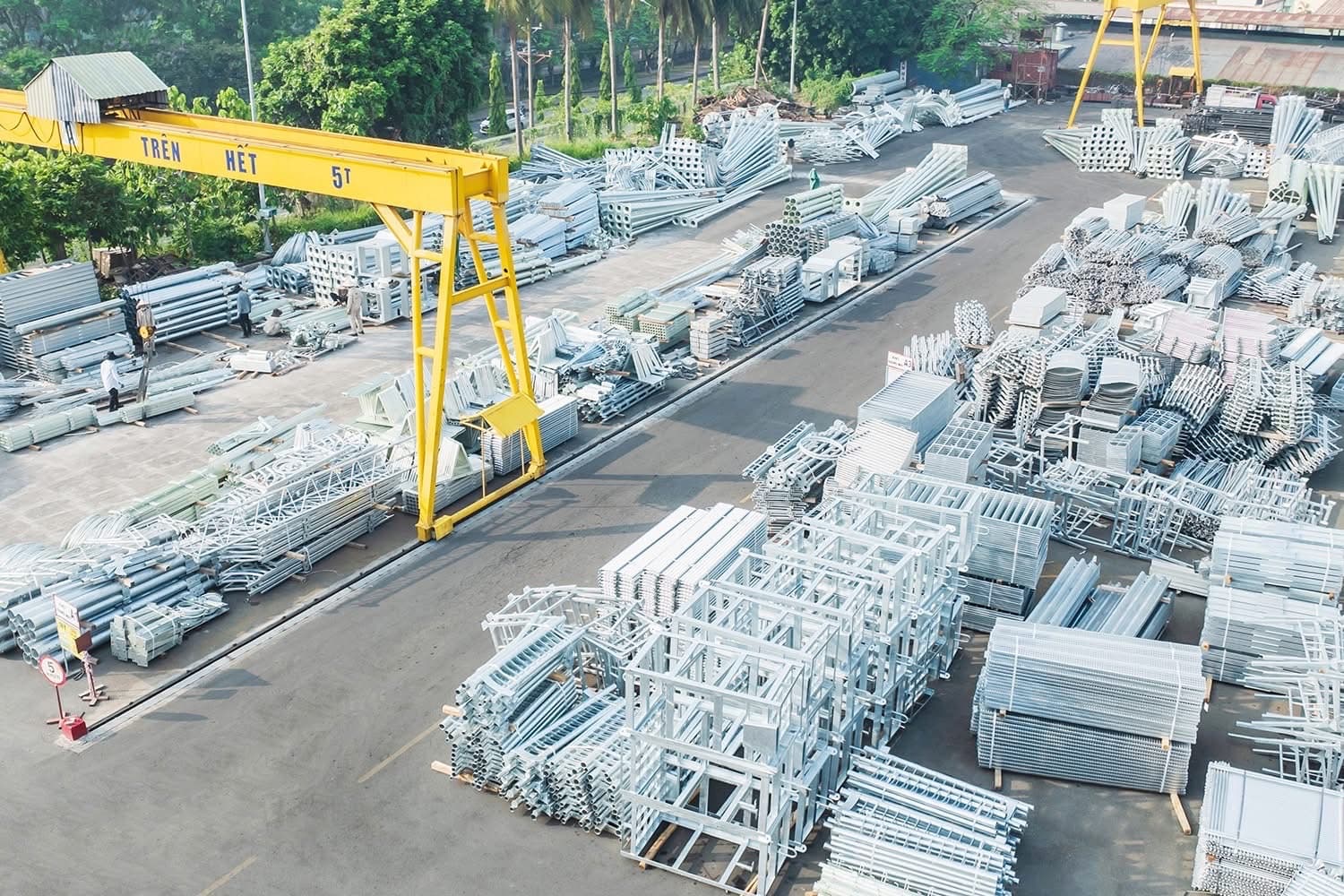 Ảnh xưởng, hàng mạ kẽm và công trình của Hoàng Long TSL.